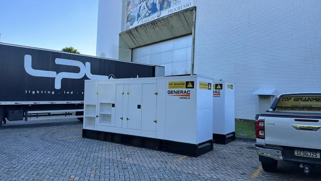 Gerador branco instalado em uma operação